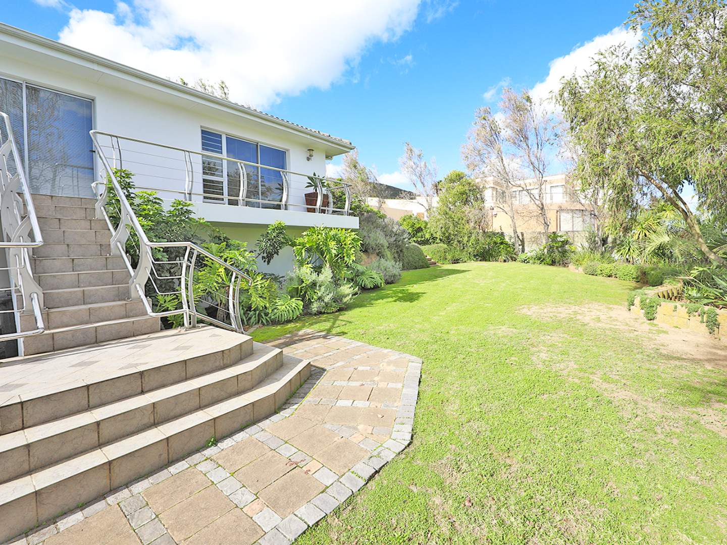 5 Bedroom Property for Sale in Plattekloof Western Cape